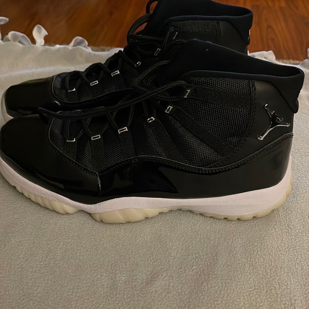 Jordan 11 Jubilee size 11